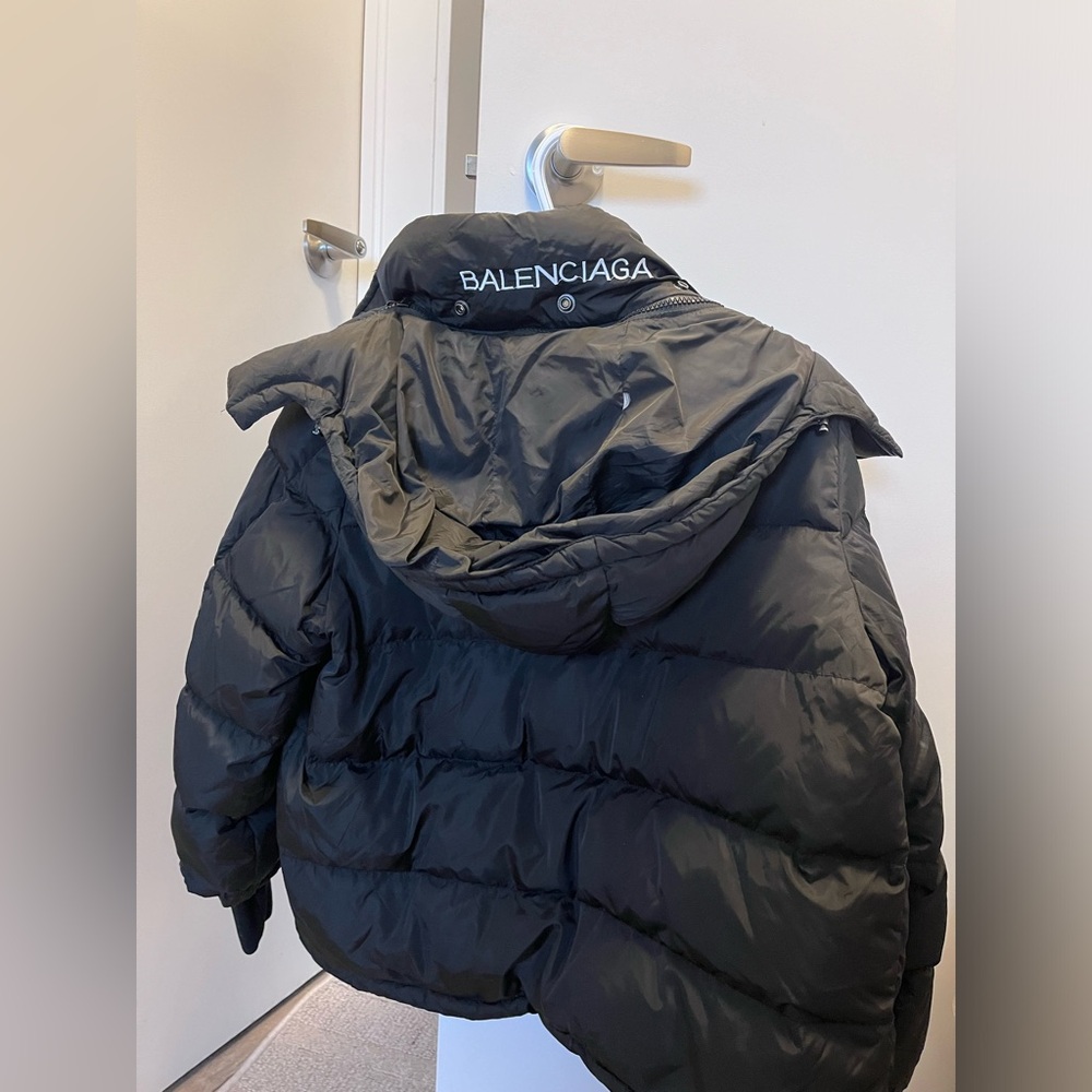 Balenciaga Black puffer Jacket size S with detachable scarf - Picture 7 of 9